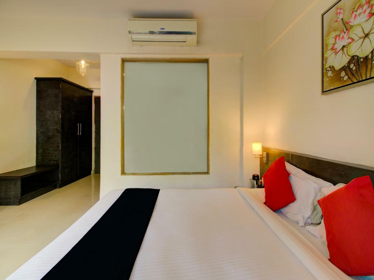 Capital O 36727 Plush Retreat Hotel Dive ภายนอก รูปภาพ