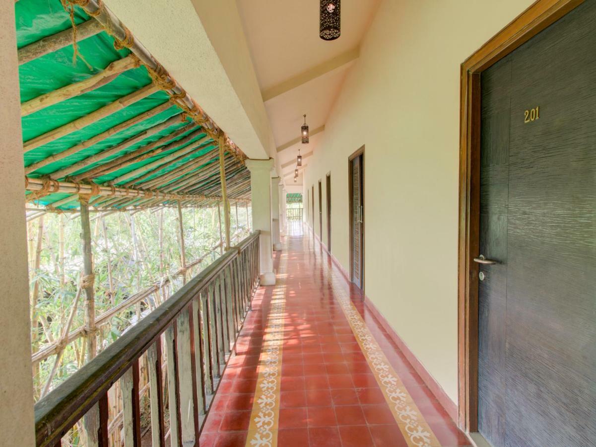 Capital O 36727 Plush Retreat Hotel Dive ภายนอก รูปภาพ